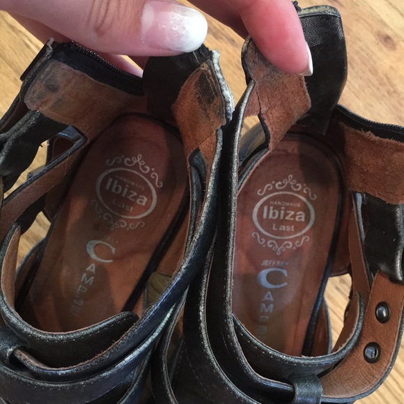 Everwell Cut Out Bootie - Picture 6 of 8